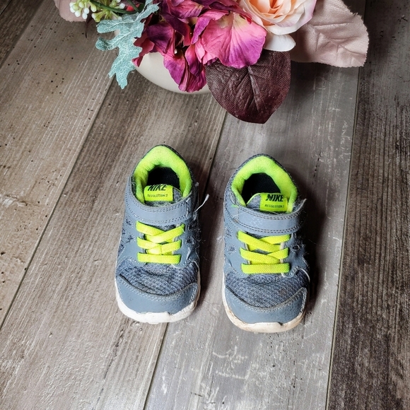 Nike Revolution 2 TD Cool Grey/Volt Athletic Shoes Size 5C Baby Walker - Picture 3 of 14